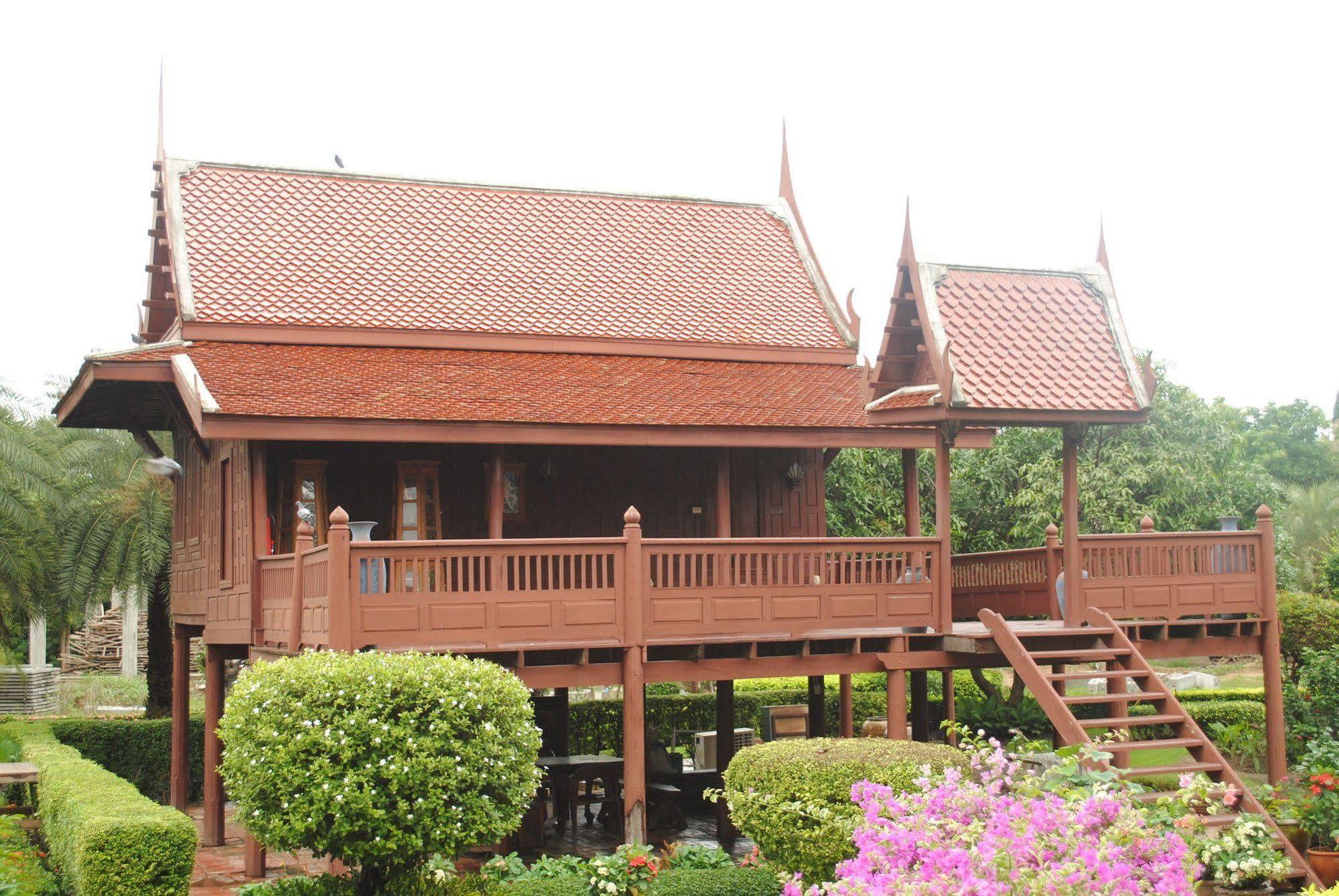 Baan Thai Resort Si Prachan Exterior photo